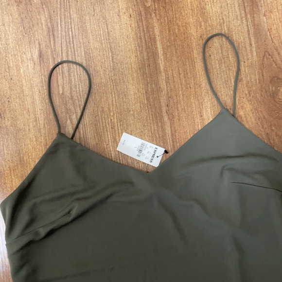 Express lightweight dress - Picture 5 of 9